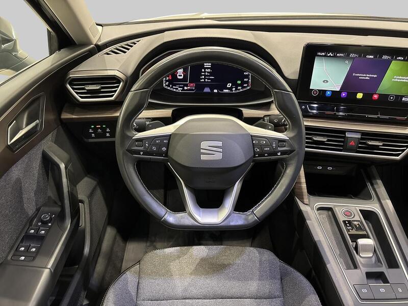 SEAT Leon Sportstourer vaihtoauto