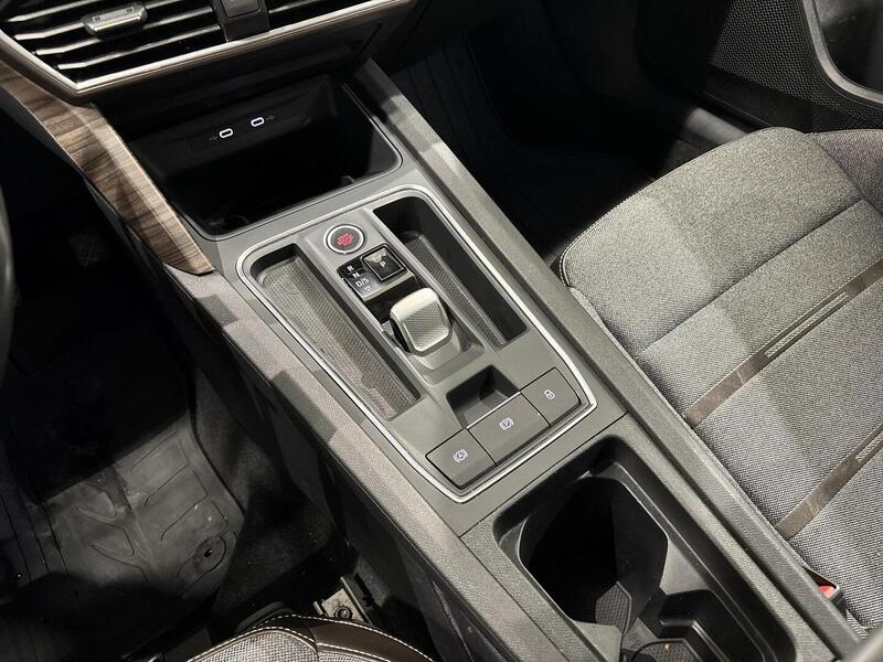 SEAT Leon Sportstourer vaihtoauto