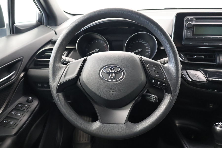 Toyota C-HR vaihtoauto