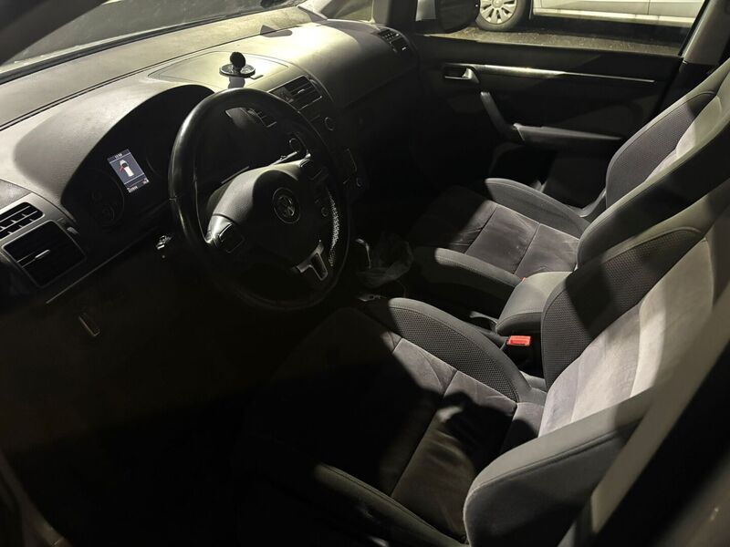 Volkswagen Touran vaihtoauto