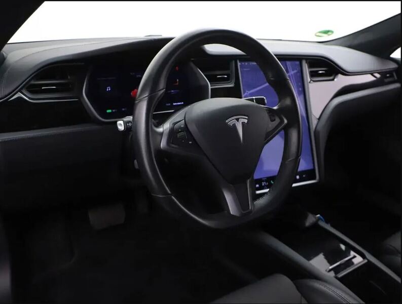 Tesla Model S vaihtoauto