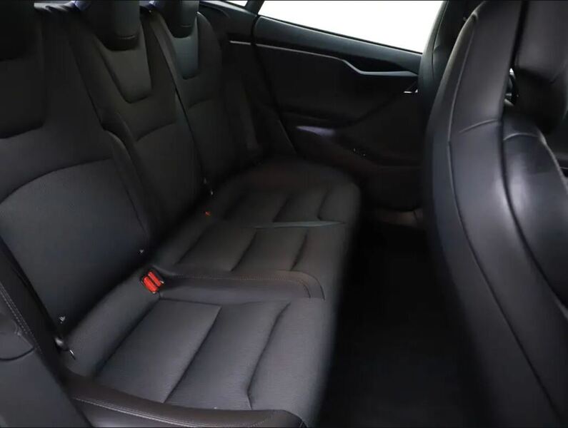 Tesla Model S vaihtoauto