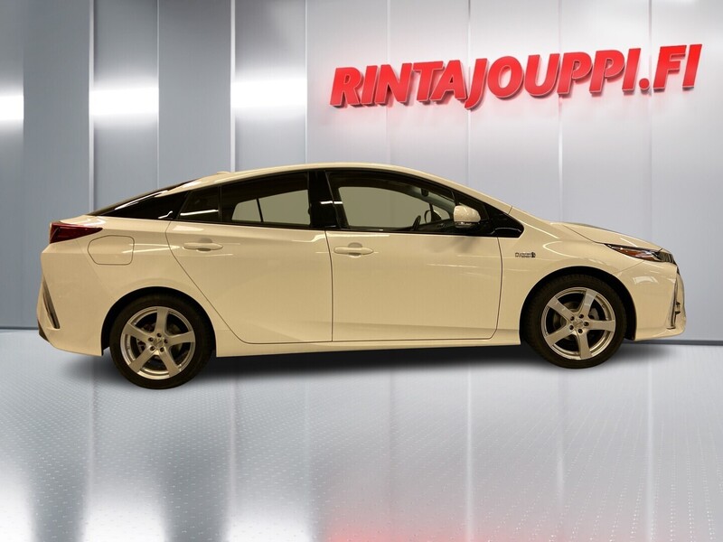 Toyota Prius Plug-in vaihtoauto