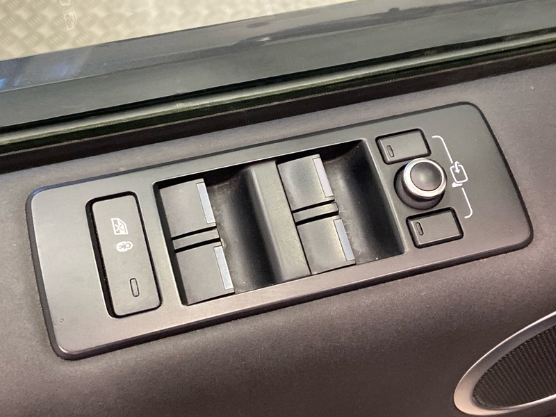 Land Rover Discovery vaihtoauto