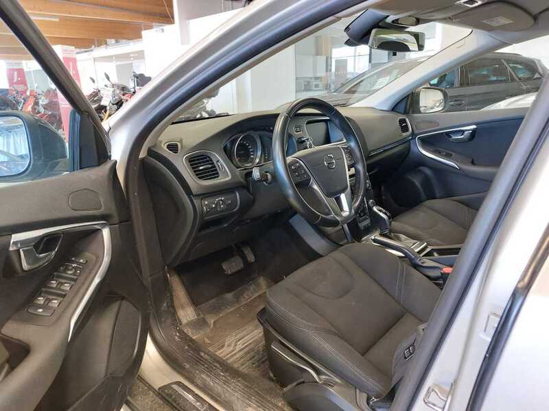 Volvo V40 Cross Country vaihtoauto