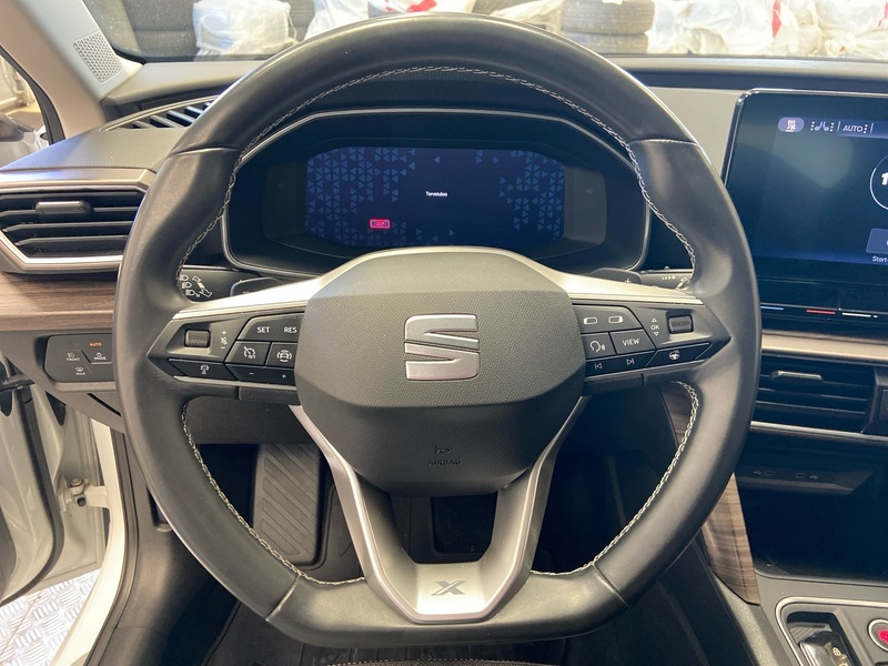 SEAT Leon Sportstourer vaihtoauto