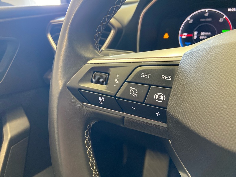 SEAT Leon Sportstourer vaihtoauto