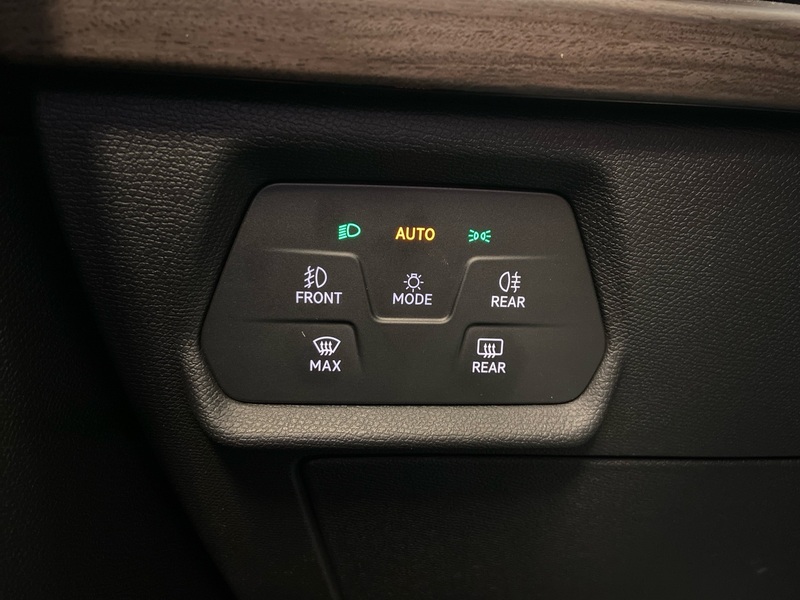 SEAT Leon Sportstourer vaihtoauto