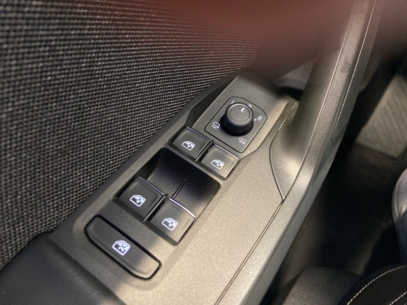 SEAT Leon Sportstourer vaihtoauto