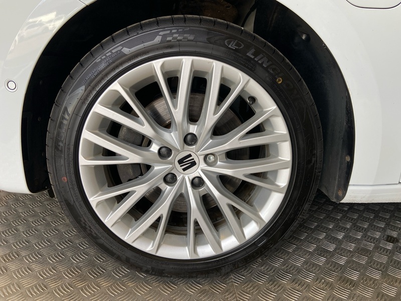 SEAT Leon Sportstourer vaihtoauto