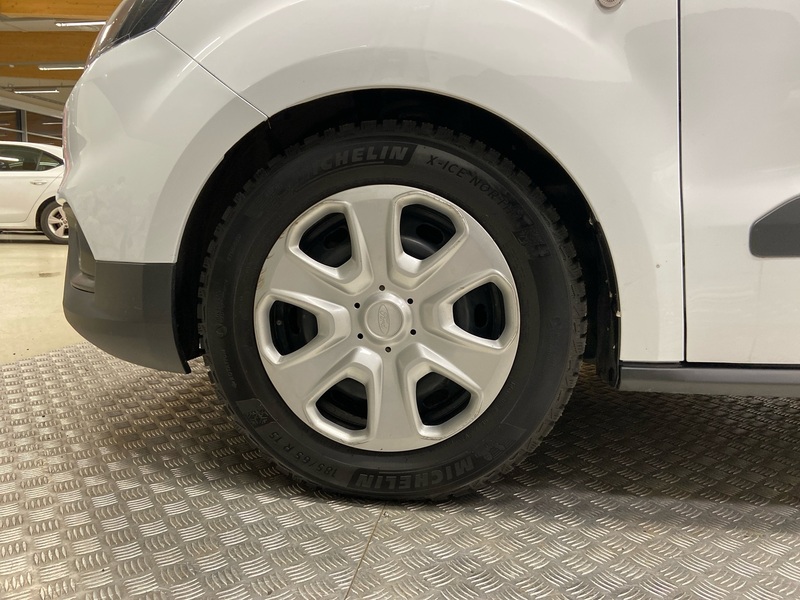 Ford Transit Courier vaihtoauto