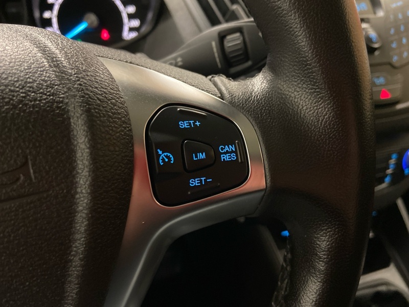 Ford Transit Courier vaihtoauto