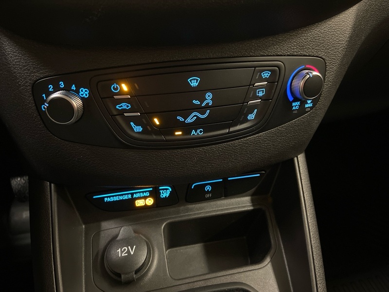 Ford Transit Courier vaihtoauto