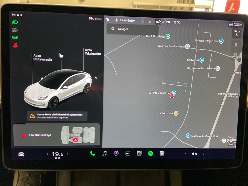 Tesla Model 3 vaihtoauto