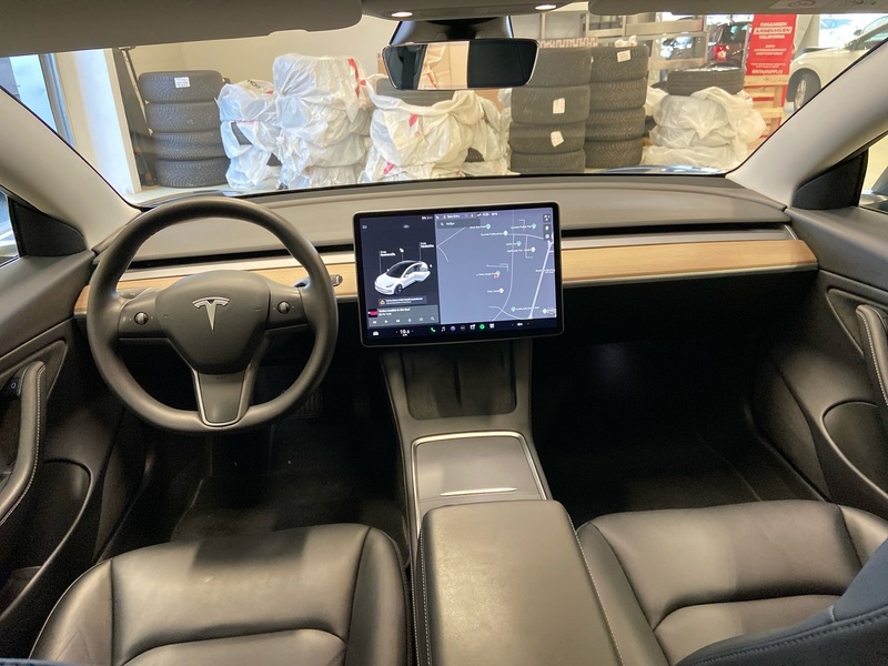Tesla Model 3 vaihtoauto