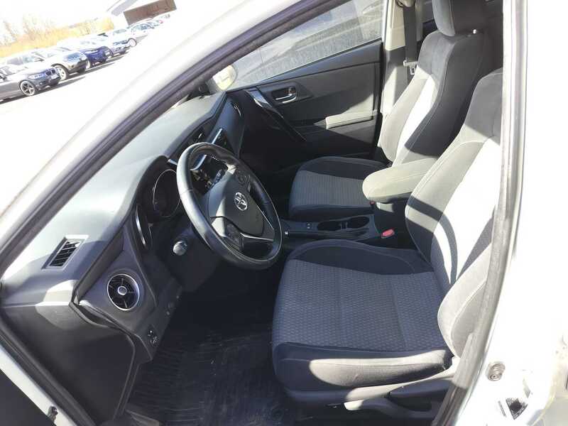 Toyota Auris vaihtoauto