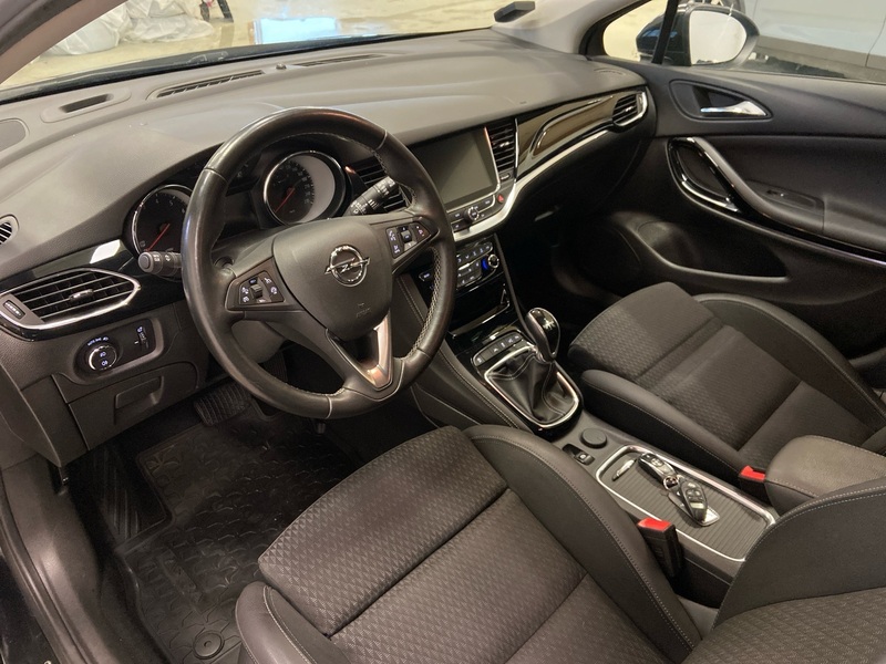 Opel Astra vaihtoauto