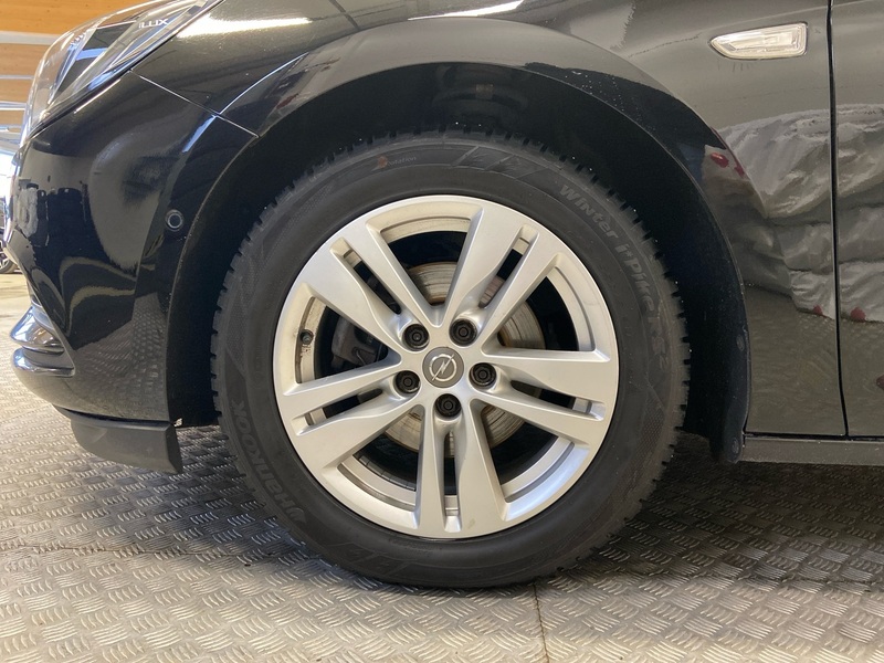 Opel Astra vaihtoauto