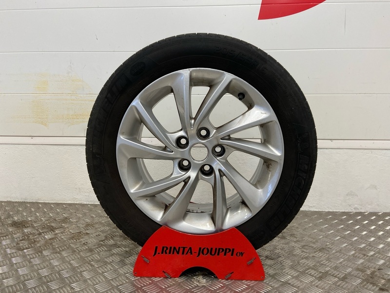 Opel Astra vaihtoauto