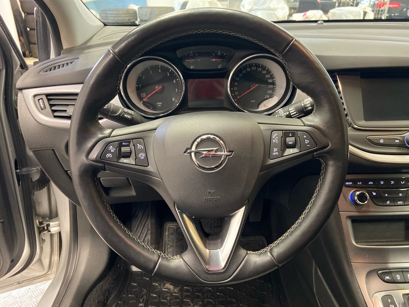 Opel Astra vaihtoauto