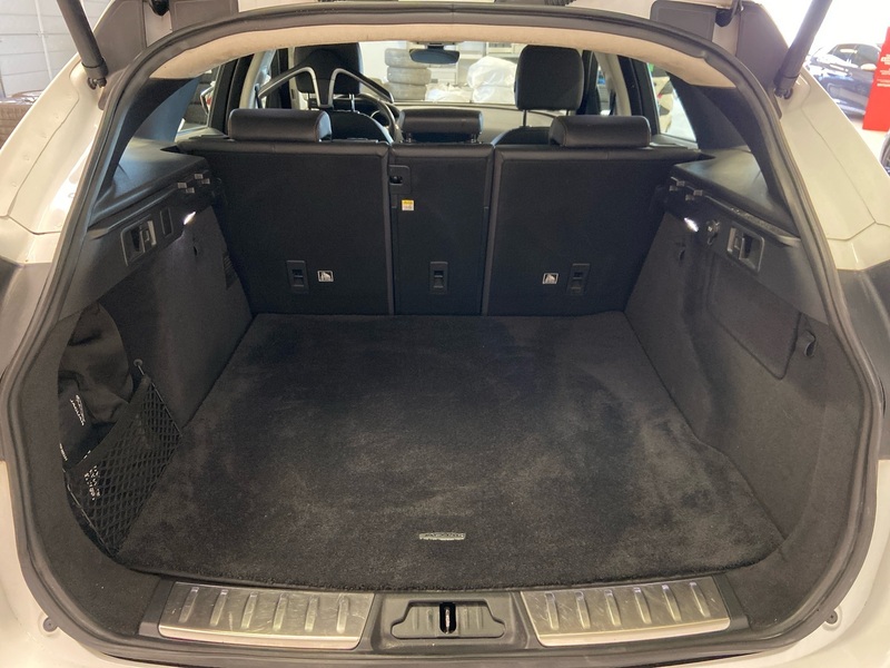 Jaguar F-PACE vaihtoauto