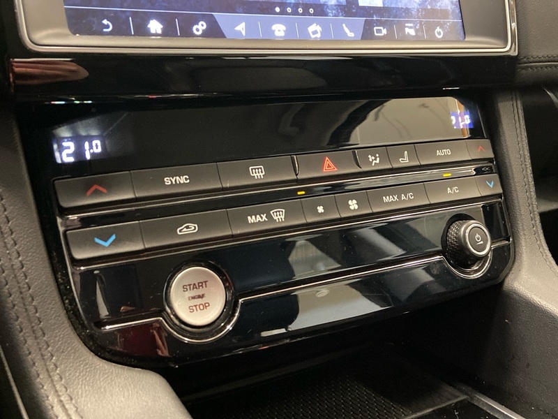 Jaguar F-PACE vaihtoauto