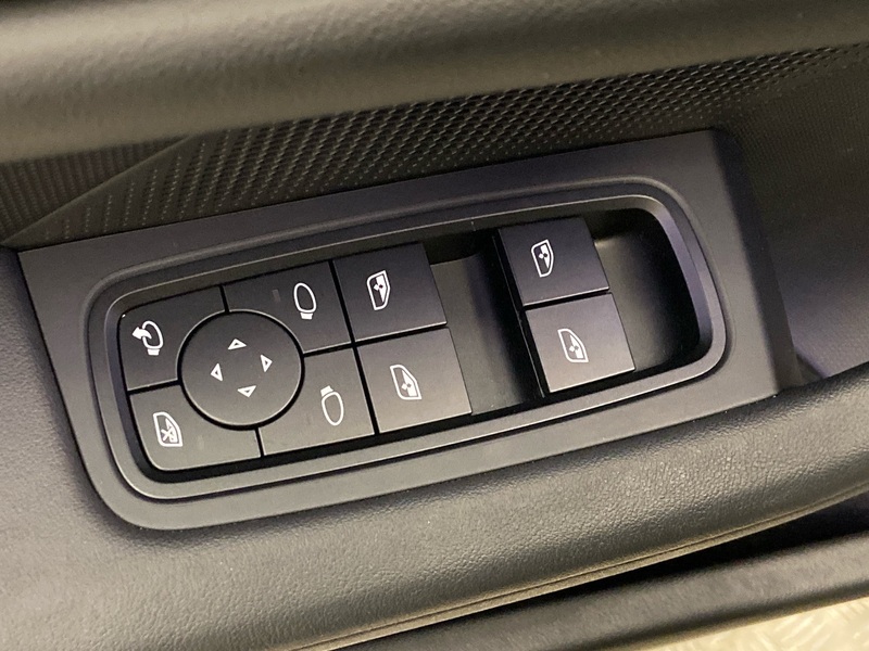 Porsche Taycan vaihtoauto