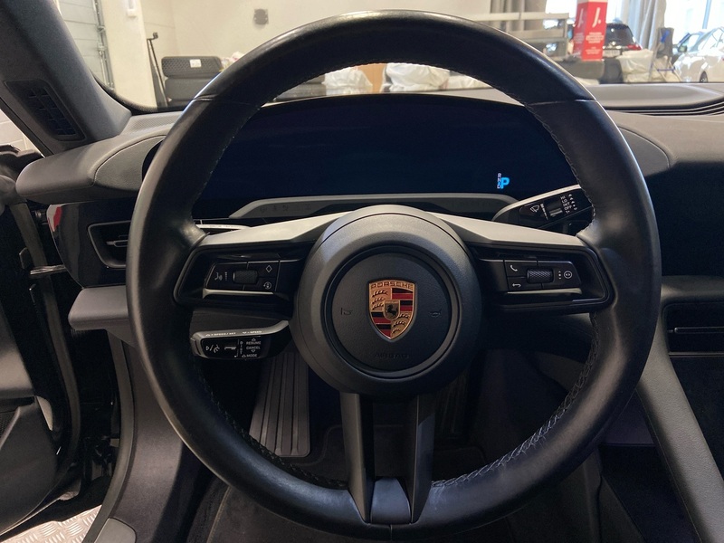 Porsche Taycan vaihtoauto