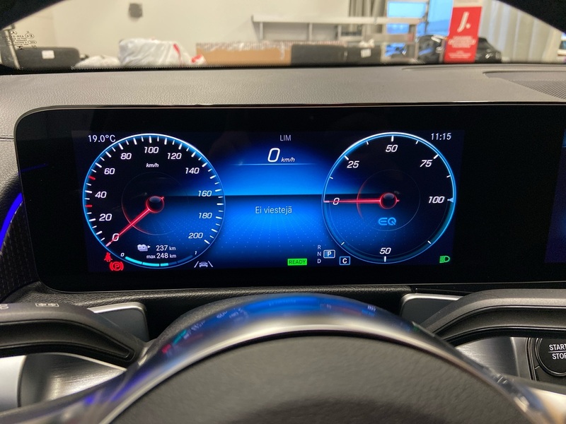 Mercedes-Benz EQB vaihtoauto