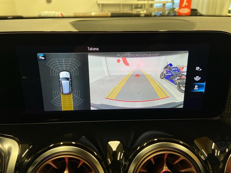 Mercedes-Benz EQB vaihtoauto