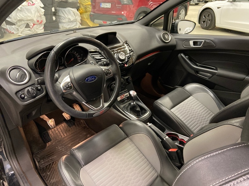 Ford Fiesta vaihtoauto