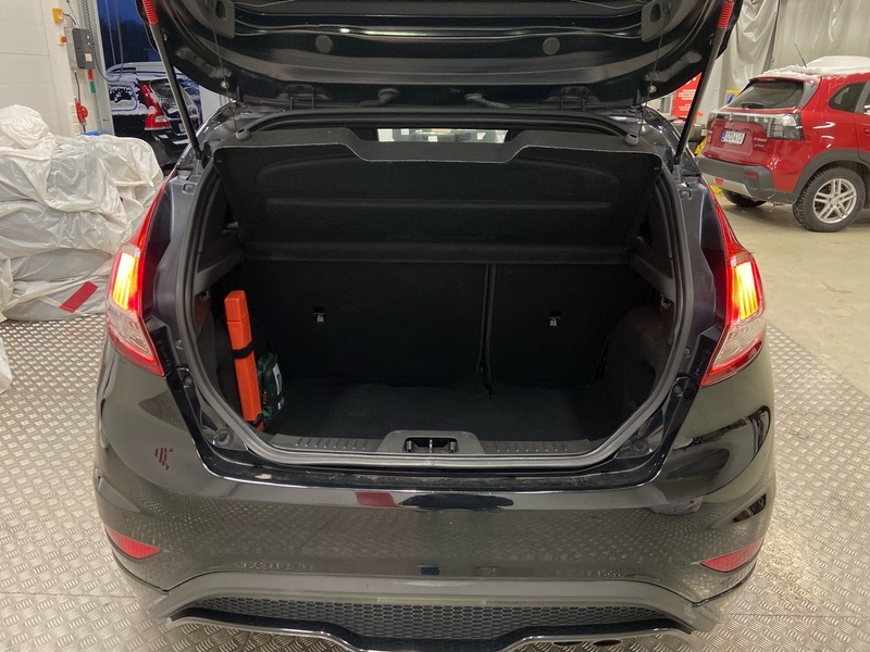 Ford Fiesta vaihtoauto