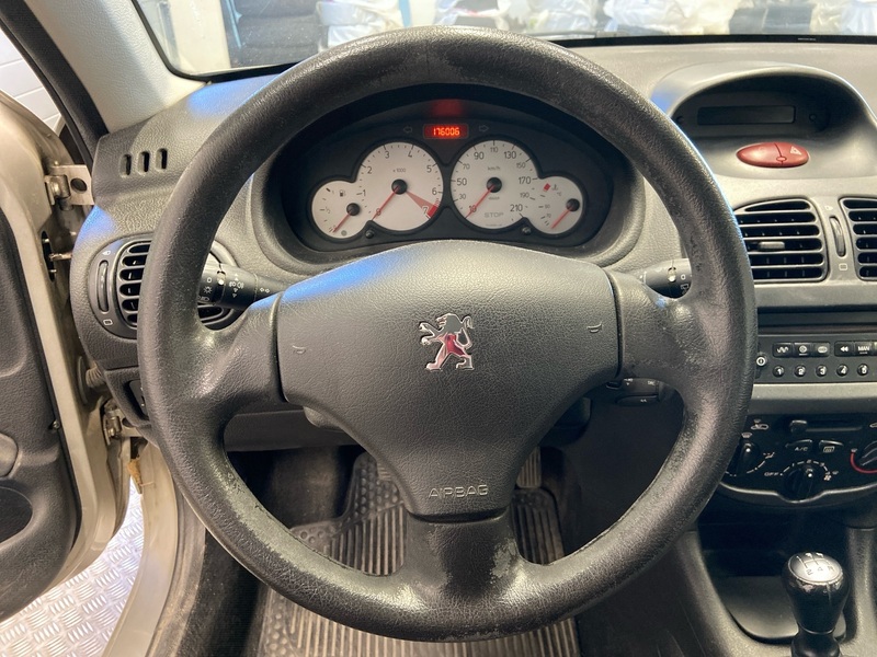 Peugeot 206 vaihtoauto
