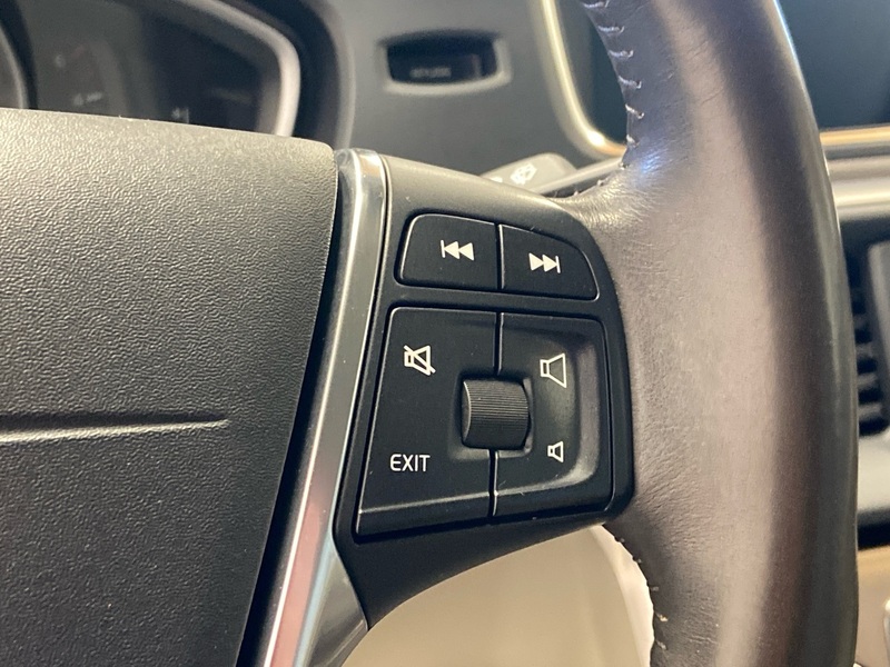 Volvo V40 Cross Country vaihtoauto