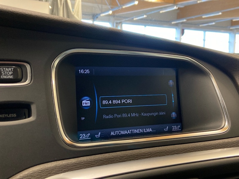 Volvo V40 Cross Country vaihtoauto