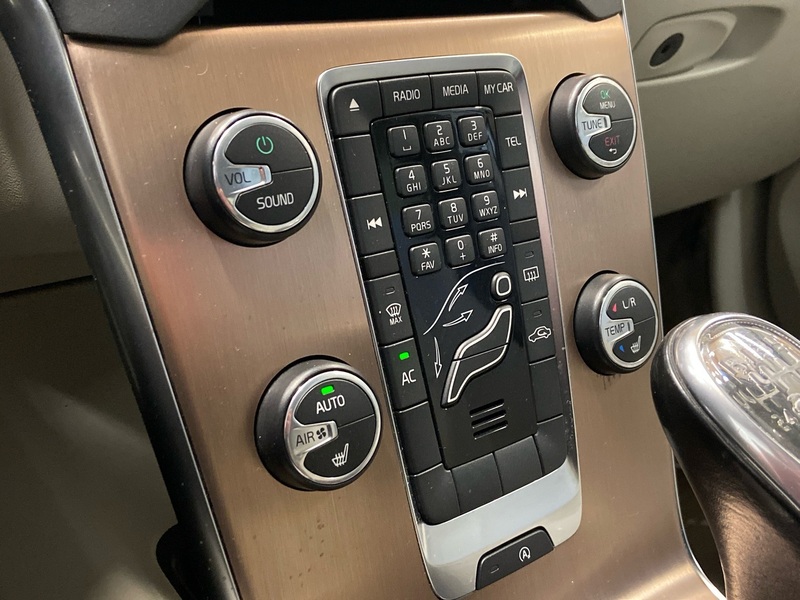 Volvo V40 Cross Country vaihtoauto