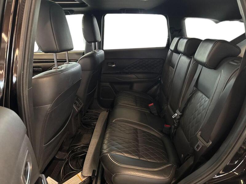 Mitsubishi Outlander PHEV vaihtoauto