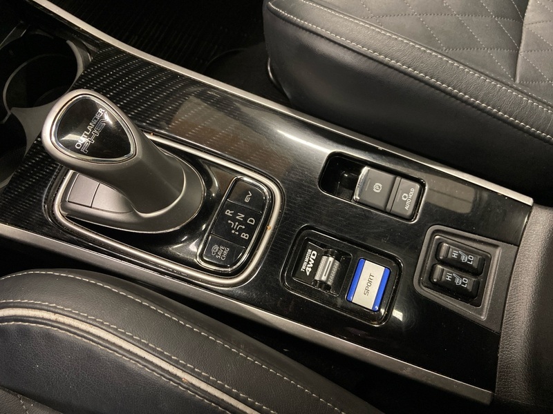 Mitsubishi Outlander PHEV vaihtoauto