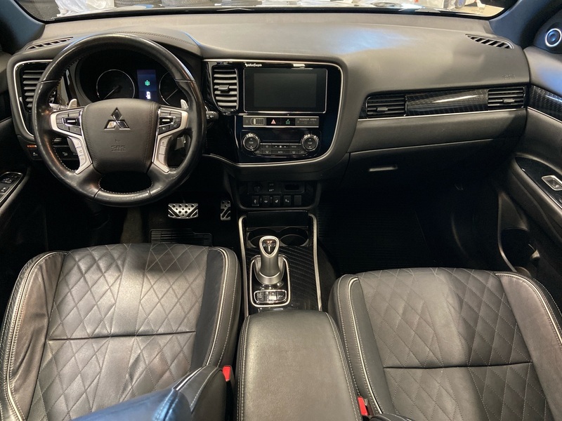 Mitsubishi Outlander PHEV vaihtoauto