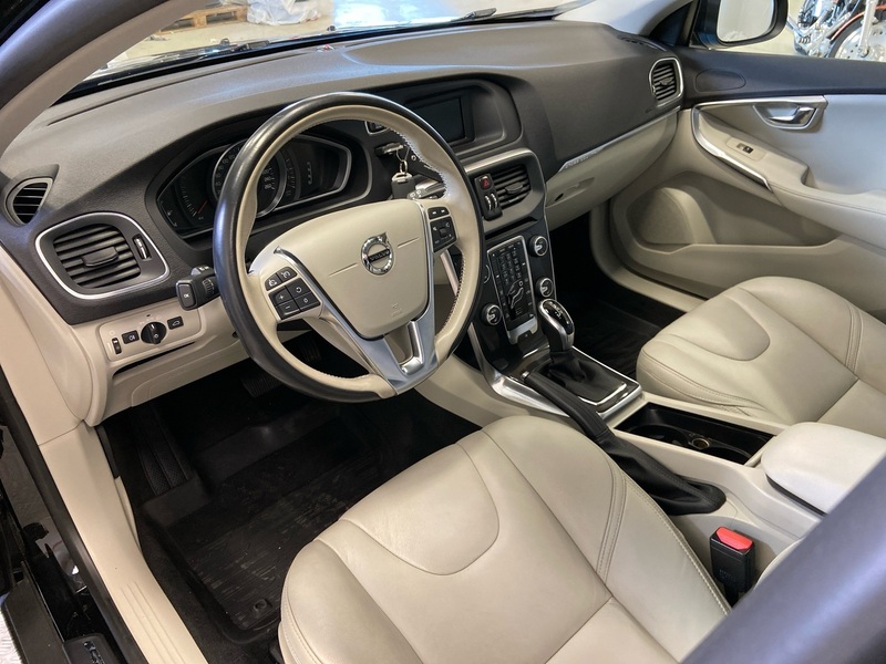 Volvo V40 Cross Country vaihtoauto