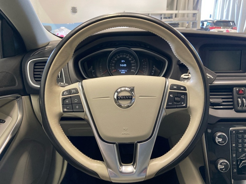 Volvo V40 Cross Country vaihtoauto
