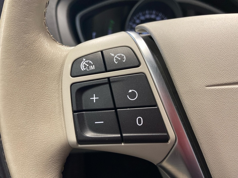 Volvo V40 Cross Country vaihtoauto