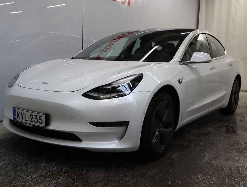 Tesla Model 3 vaihtoauto