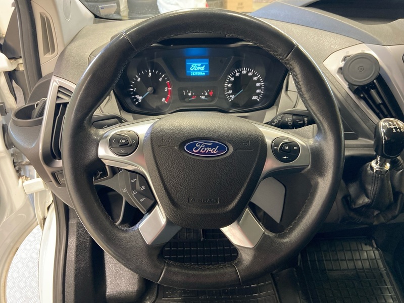 Ford Tourneo Custom vaihtoauto