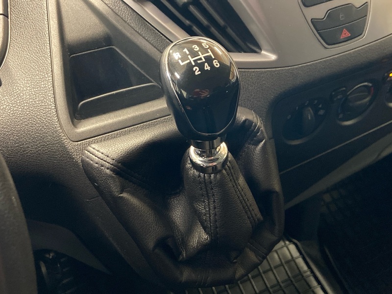 Ford Tourneo Custom vaihtoauto