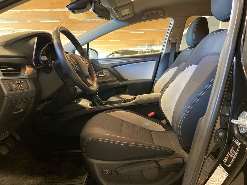 Toyota Avensis vaihtoauto