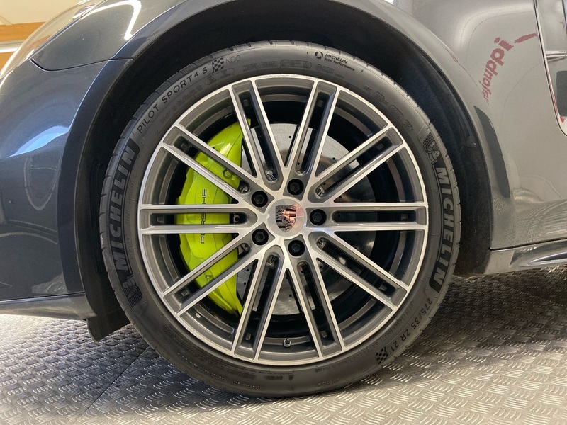 Porsche Panamera vaihtoauto