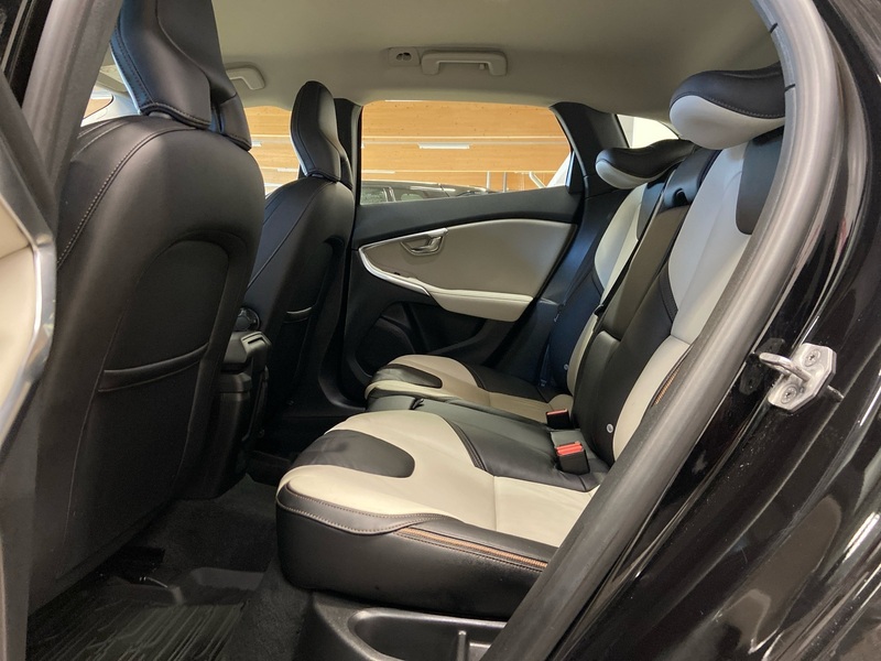 Volvo V40 Cross Country vaihtoauto