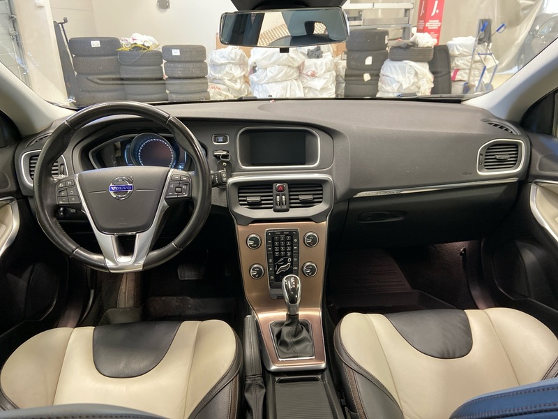 Volvo V40 Cross Country vaihtoauto