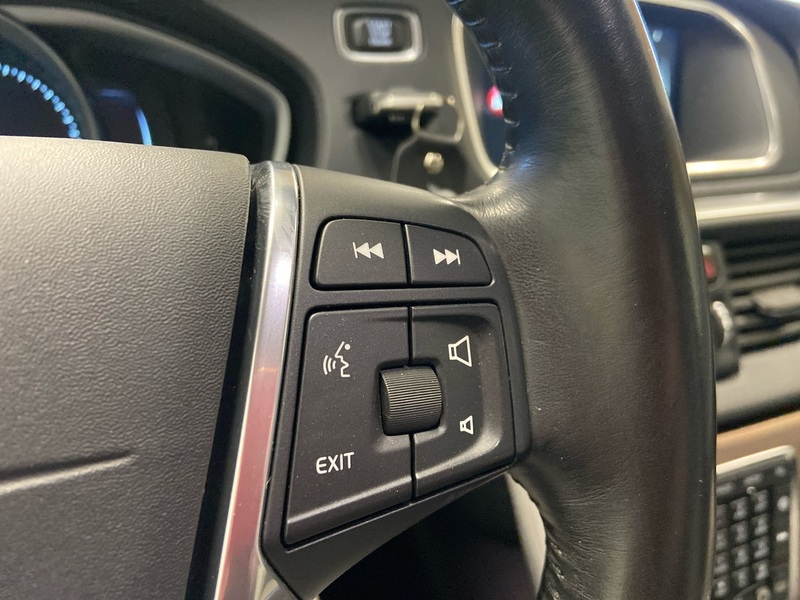 Volvo V40 Cross Country vaihtoauto